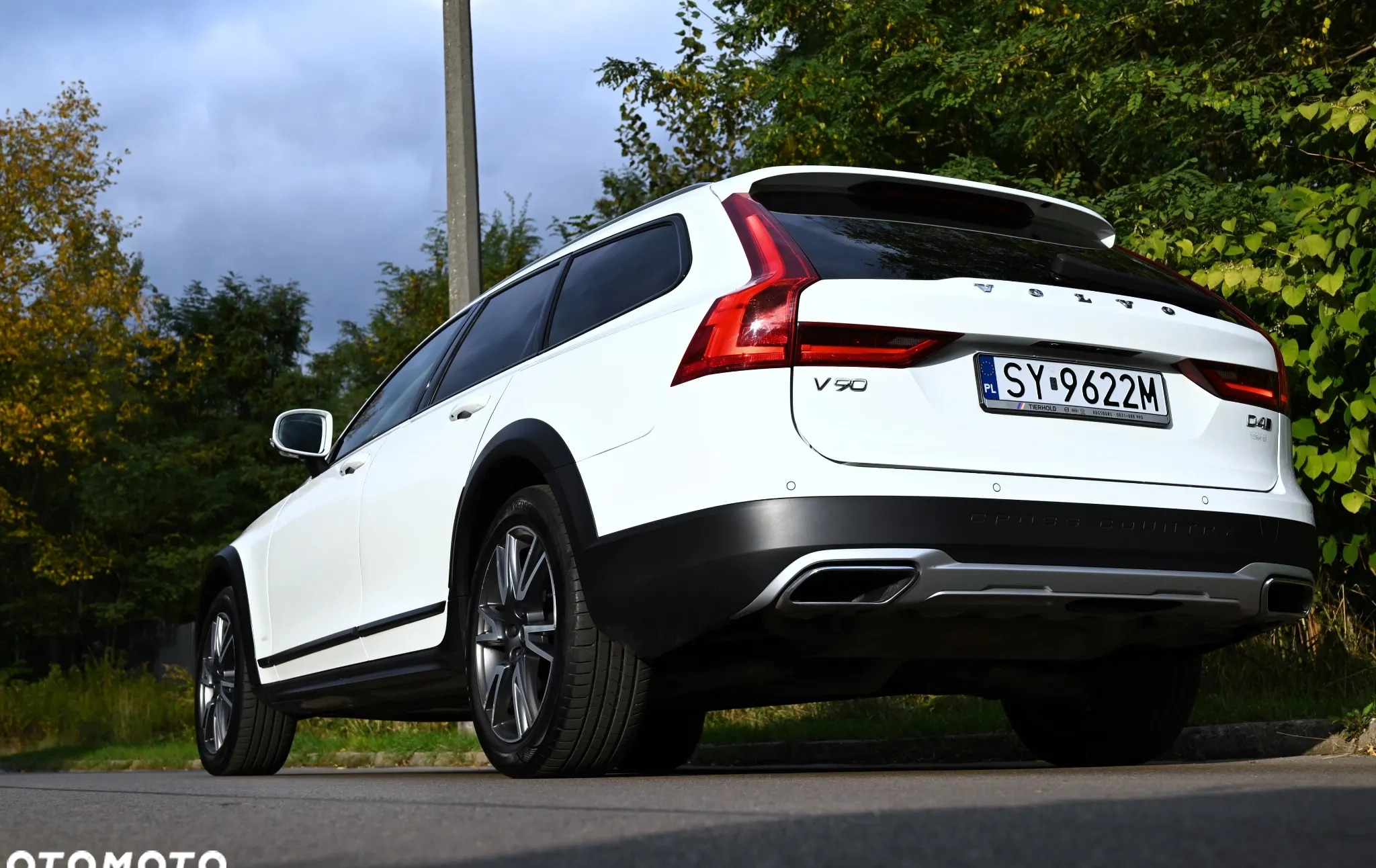 Volvo V90 Cross Country cena 129900 przebieg: 169000, rok produkcji 2019 z Pobiedziska małe 781